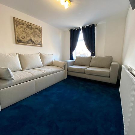Aquarius Apartment - Sea View - Sleeps Seven Blackpool Exteriér fotografie